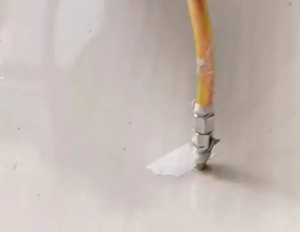 通河瓷砖空鼓维修公司专业解答在瓷砖铺贴过程中，如果使用的砂料过粗（如全部使用了粗砂），可能会导致以下问题
